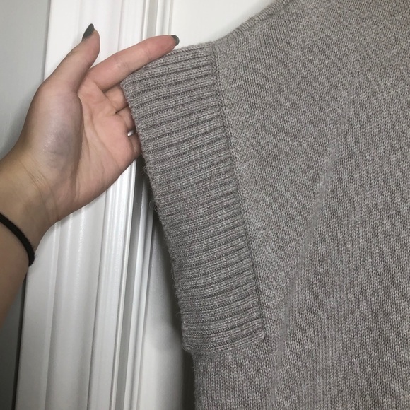 OLD NAVY sleeveless sweater - Picture 3 of 6